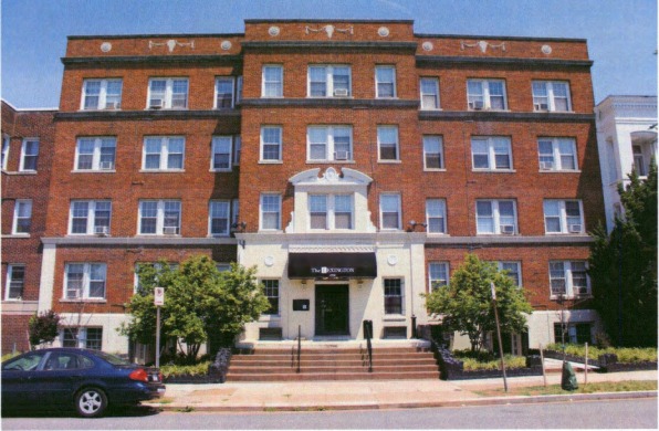 The Lexington Apartments, Front Facade 