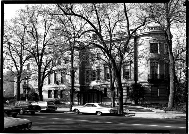 Wadsworth House (Sulgrave Club): front facade facing Massachusetts Avenue, 1970